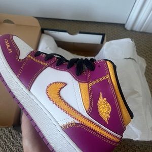 Nike air jordan mid